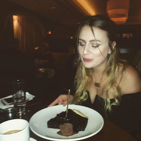 Meet your Posher, Alexandra - Picture 1 of 1